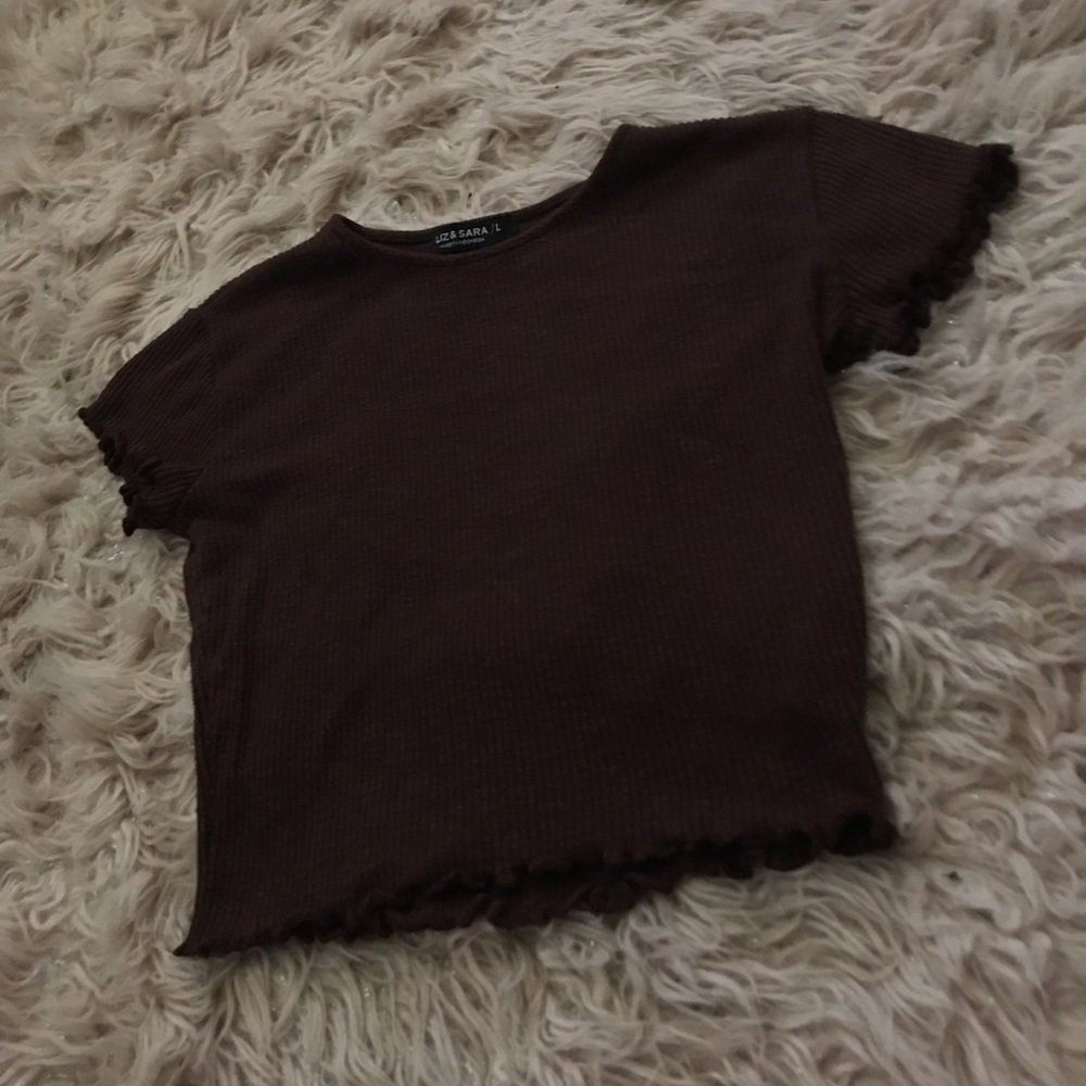 Brown Ruffled Crop Top 🤎 - Picture 3 of 9